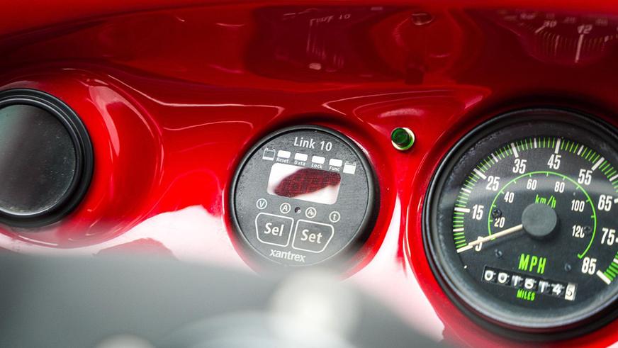 Крохотный и очень редкий электрокар ушёл с молотка