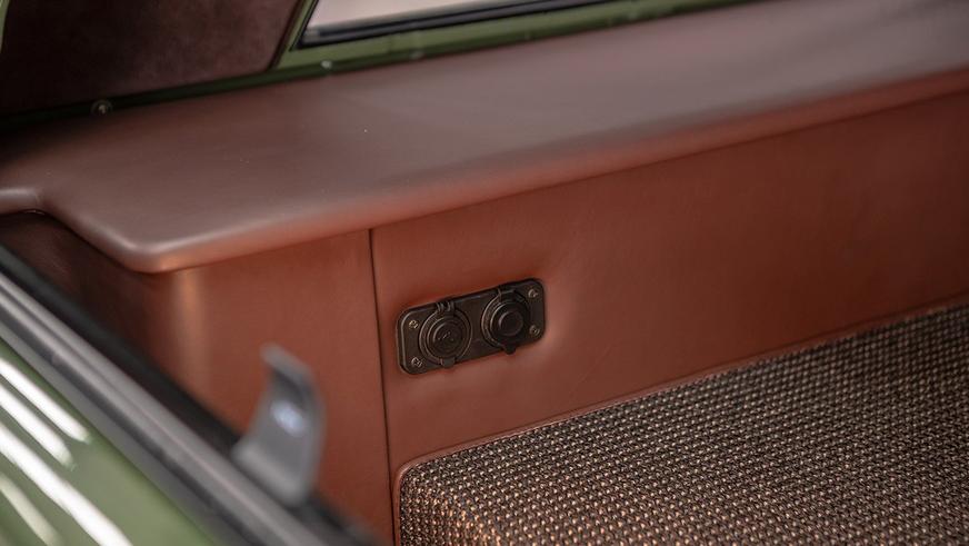 Старый Range Rover превратили в рестомод с мотором от Tesla