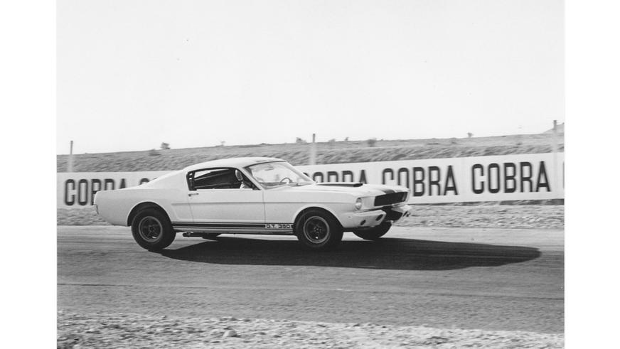 Прототип первого Shelby GT350R пустят с молотка