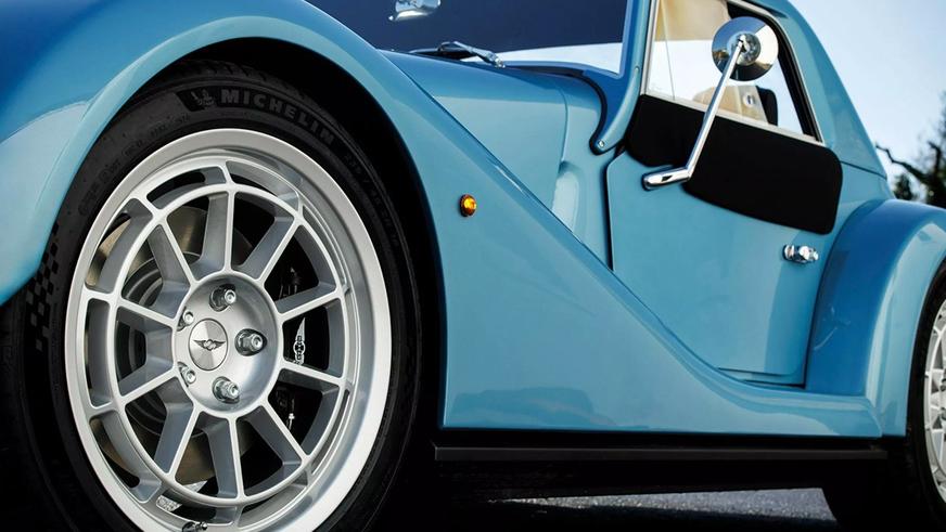 Новый флагман Morgan сохранил мотор BMW и ретродизайн