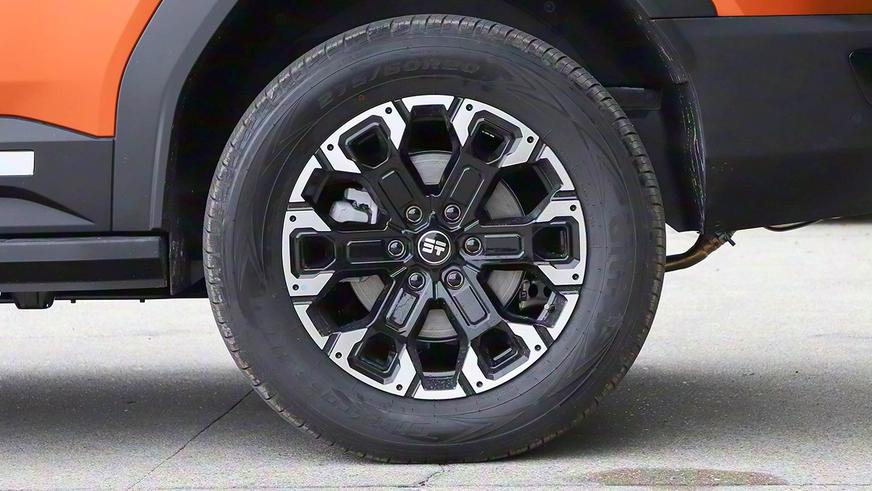 Новый Jetour стал первым автомобилем, форсировавшим реку Янцзы