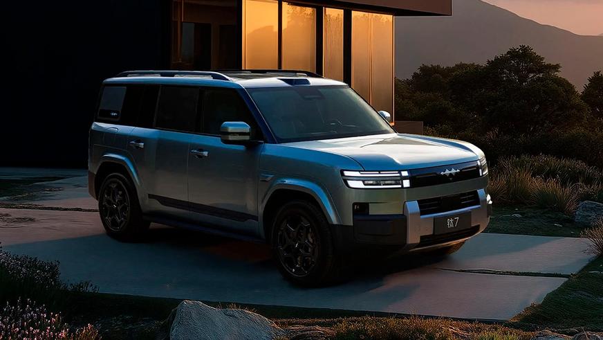 У BYD появился дальнобойный гибрид FangChengBao Tai 7