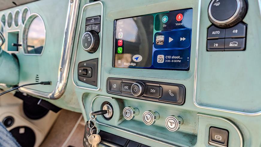 Кастомайзеры из США превратили новый Silverado в классический C10