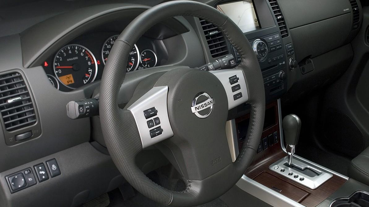 Nissan отзовёт более 404 тысяч машин из-за значков на руле
