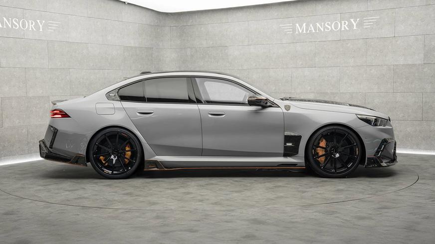 Ателье Mansory форсировало и украсило седан BMW M5 Ателье Mansory форсировало и украсило седан BMW M5