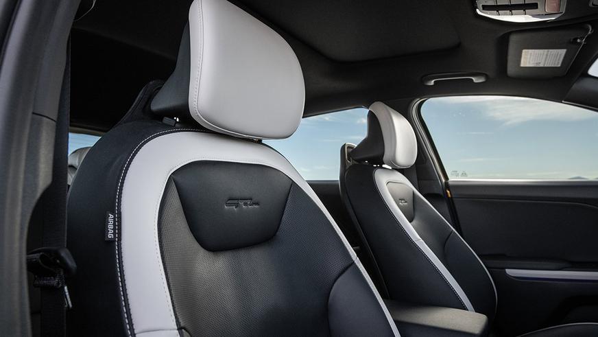 Kia K4 стал просторным хетчбэком Kia K4 стал просторным хетчбэком