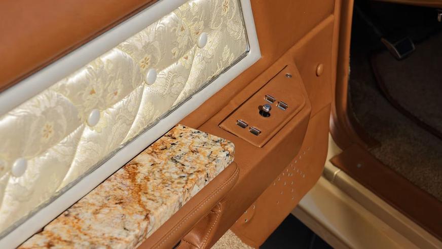 С молотка уйдёт старый Continental в образе Bugazzi Mark IV