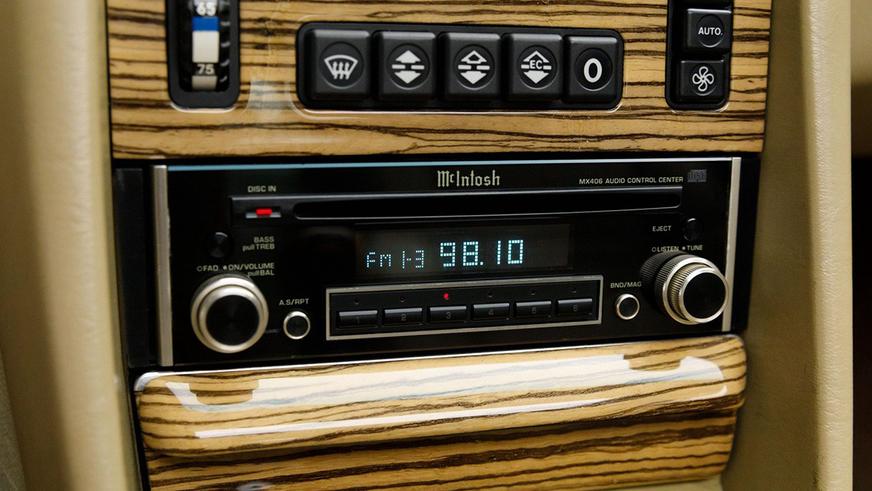 Рестомод Mercedes-Benz 560 SEC с мотором AMG в продаже