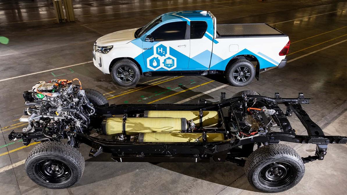 Toyota Hilux сутекпен жүреді