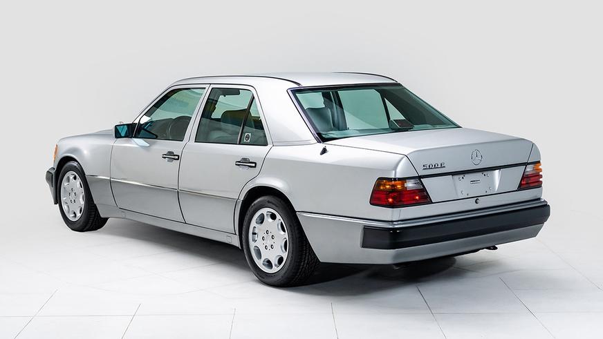 Более 175 млн тенге заплатили за Mercedes-Benz 500E (W124)