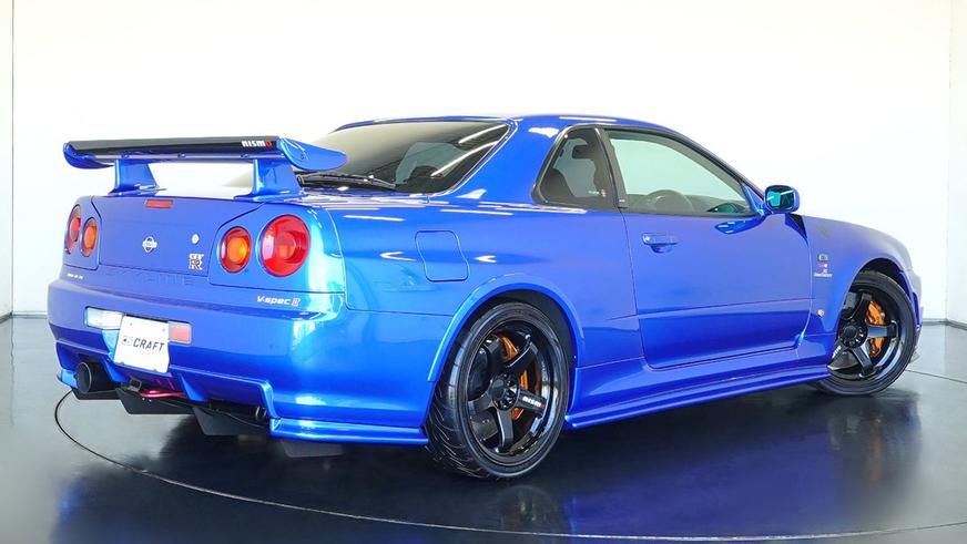Один из самых редких Nissan Skyline GT-R появился в продаже в Дубае