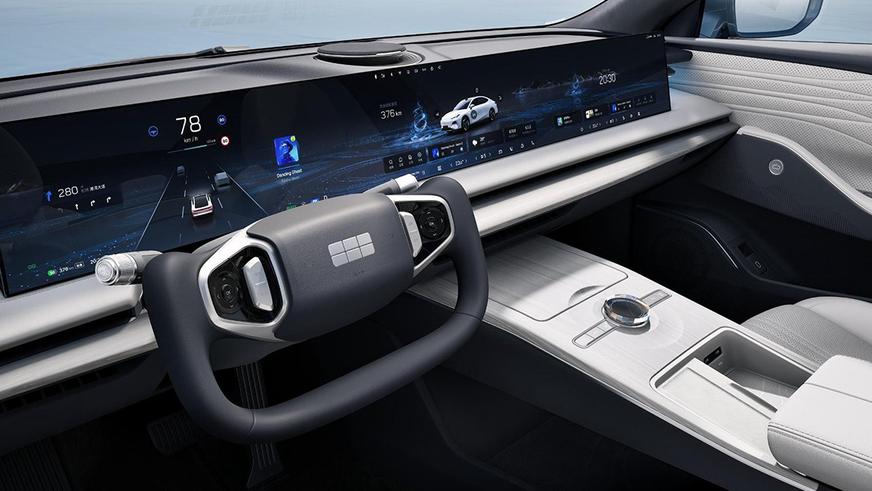 У Geely появился дальнобойный и быстрый электроседан