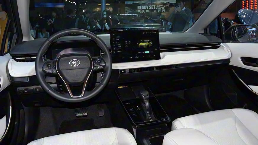 Toyota Corolla получила новую внешность, но&nbsp;пока только для&nbsp;Китая