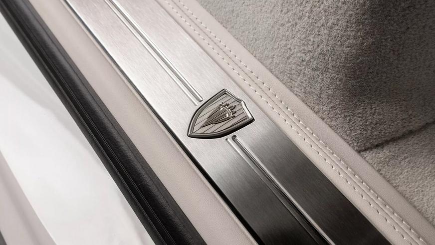 Сверхдорогой «Гелендваген» окрасили алмазной пылью