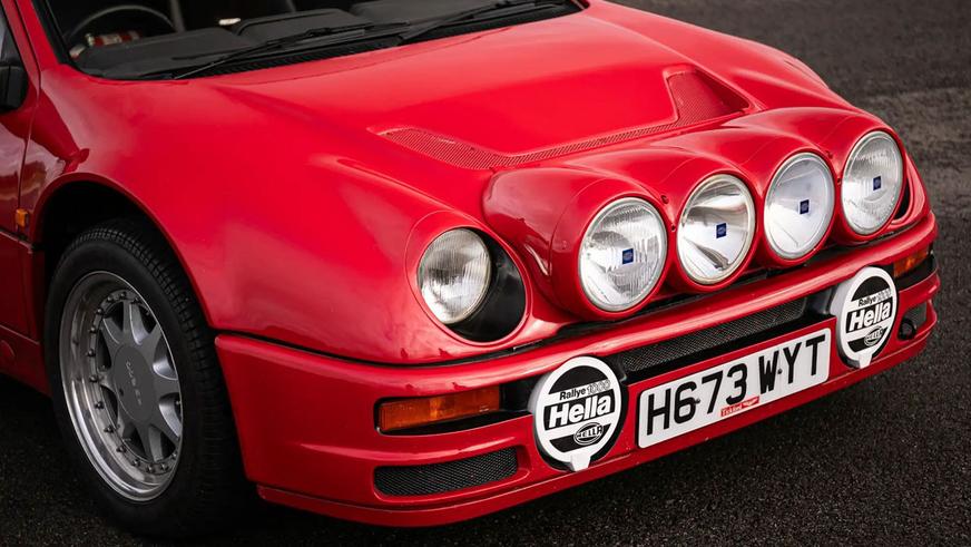 Пожилой Ford оценили дороже нового Porsche. Это очень редкий RS200