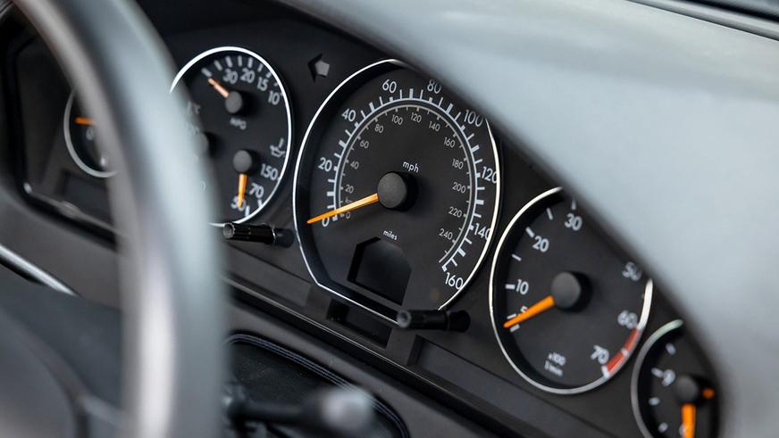 Практически новый Mercedes-Benz SL600 (R129) обнаружен в США