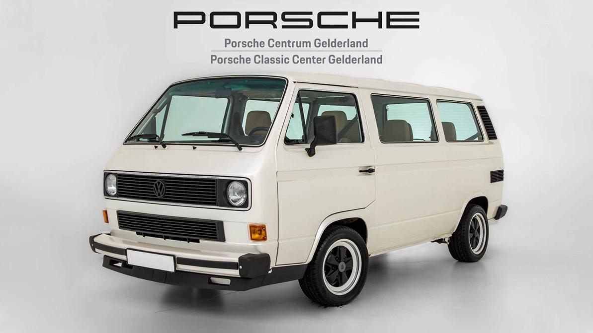 Редчайший микроавтобус Porsche оценили почти в 365 тысяч евро