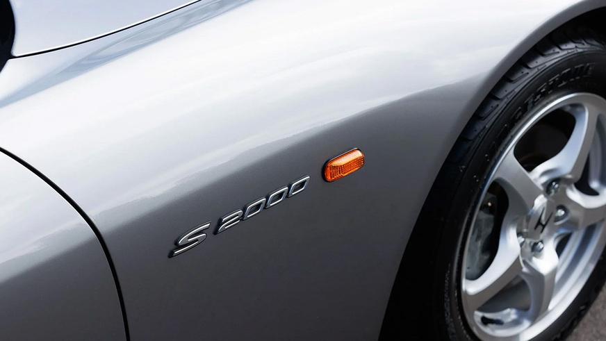 За 25-летнюю Honda S2000 без пробега отдали 95 000 долларов