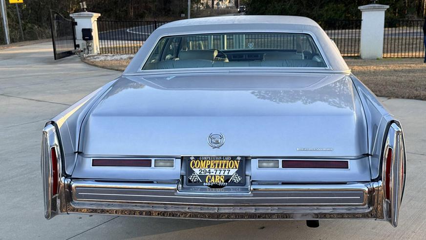 Раритетный Cadillac Fleetwood 1976 года выставлен на торги