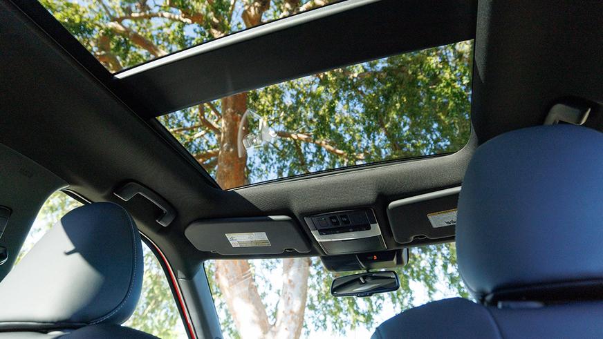 Mitsubishi Outlander стал первым плагин-гибридом Nissan в США