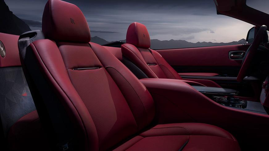 Rolls-Royce показал родстер, посвящённый чёрной розе