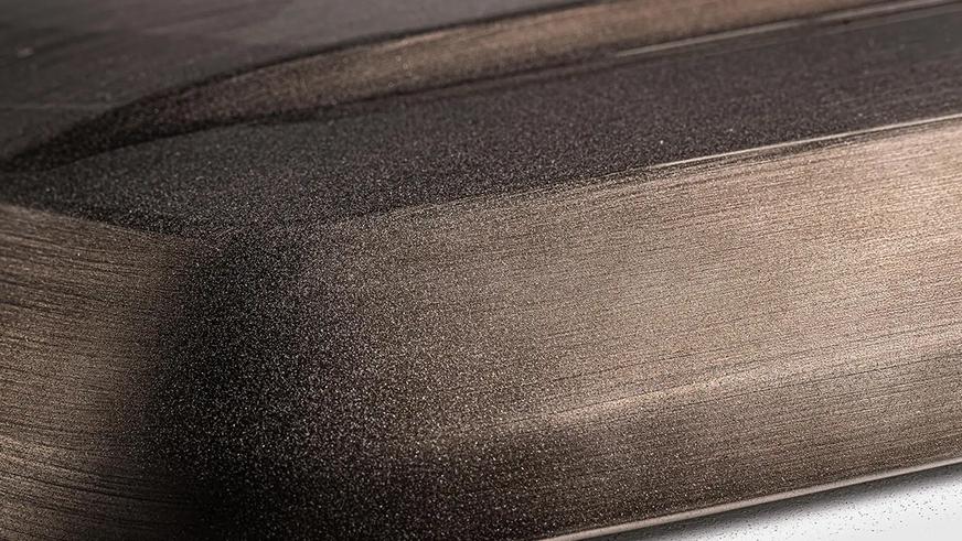 Сверхдорогой «Гелендваген» окрасили алмазной пылью