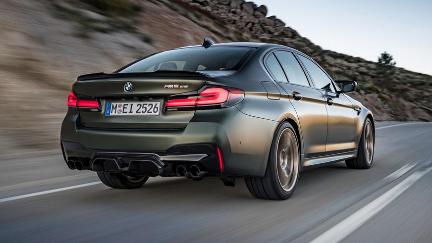 BMW M5 представила официально заряженную версию CS