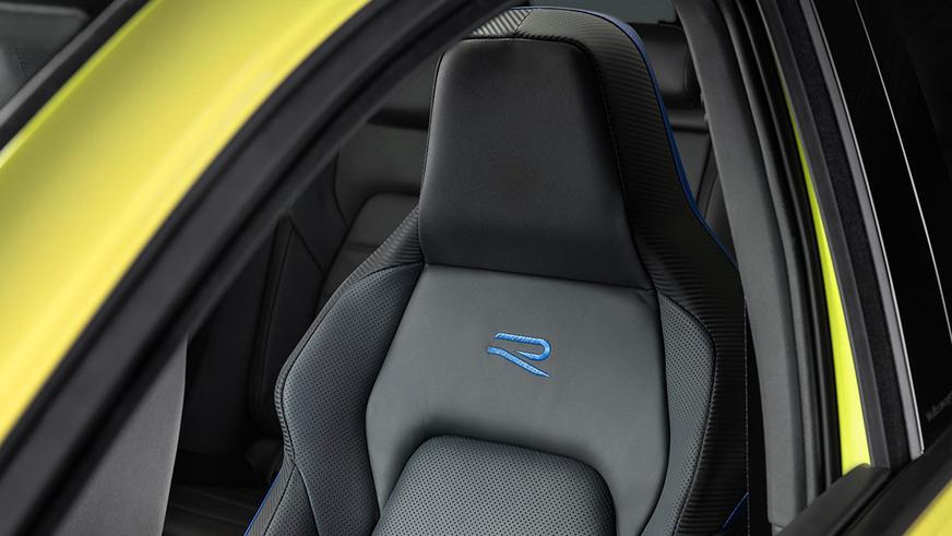 Самый дорогой Volkswagen Golf начали передавать клиентам