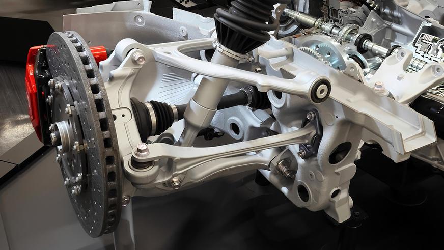 Toyota представила три суперкара: дорожный, гоночный и электрический