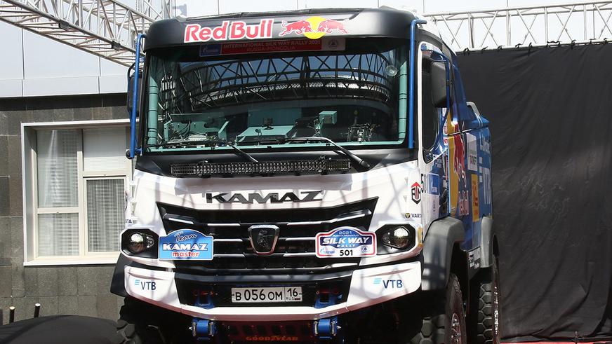 Ралли-рейдовый КАМАЗ с улыбкой