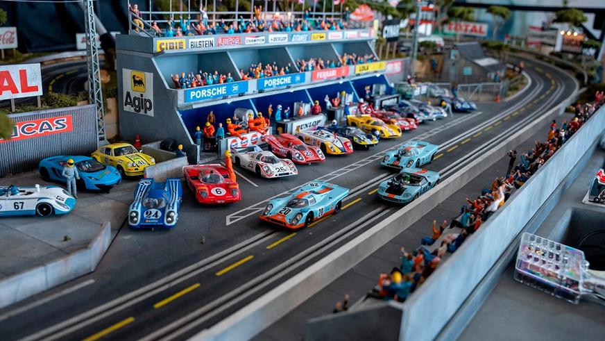 Гоночная трасса внутри Porsche 917