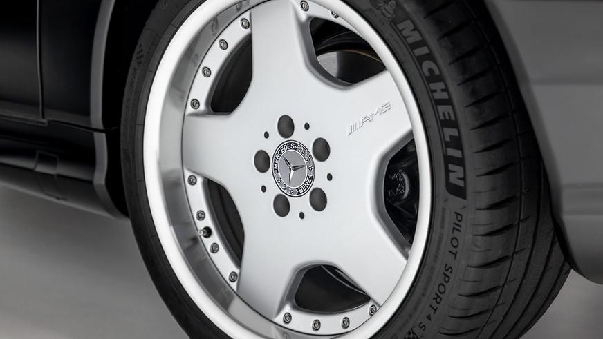 Практически новый Mercedes-Benz SL600 (R129) обнаружен в США