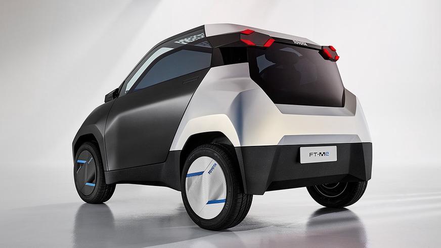 Toyota показала миниатюрный концепт и пообещала три батарейные новинки