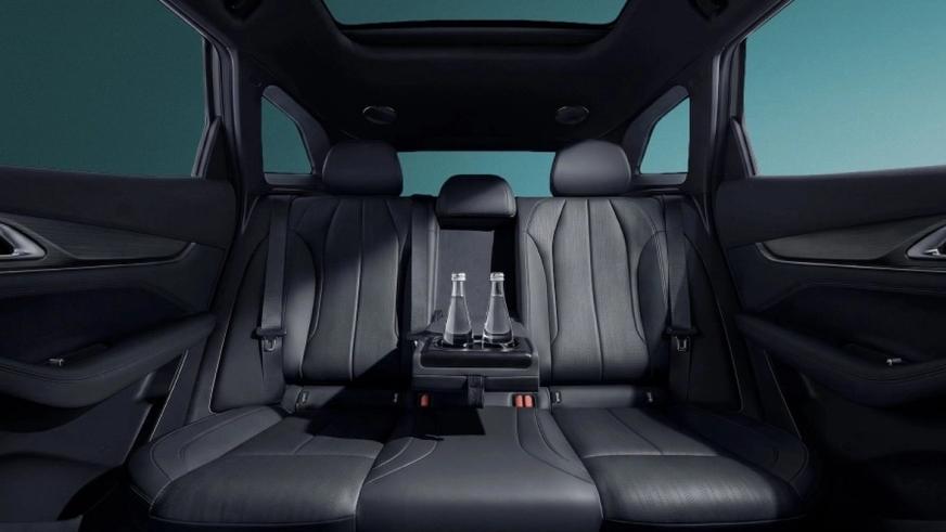 Новый Geely Atlas в Казахстане. Сколько просят за кроссовер