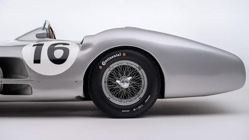 В открытой продаже впервые появился формульный Mercedes-Benz 1954 года