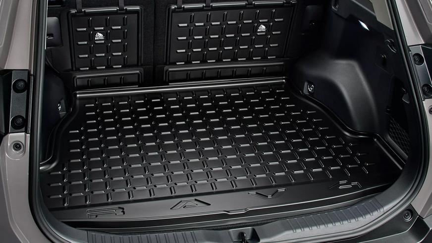 Новый Toyota RAV4 получил сразу два бодикита в Японии