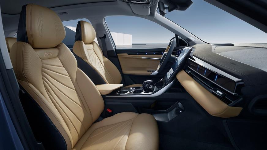 Geely анонсировала новый кроссовер для Казахстана