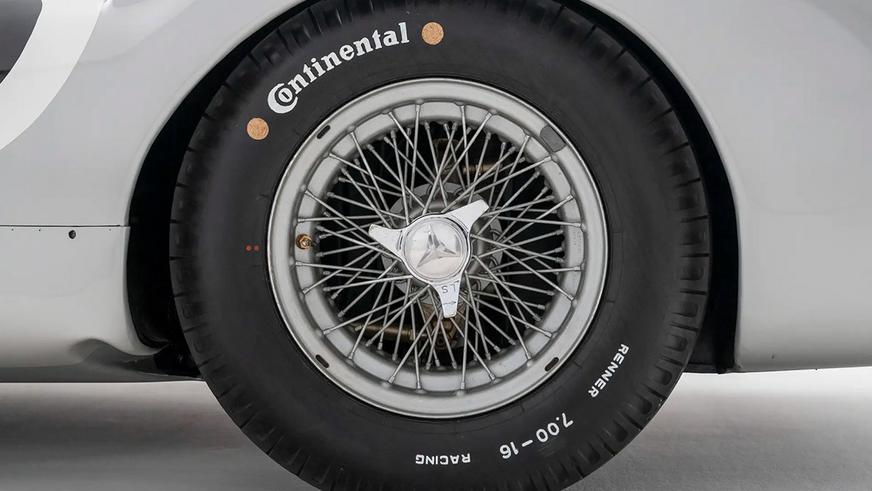 В открытой продаже впервые появился формульный Mercedes-Benz 1954 года