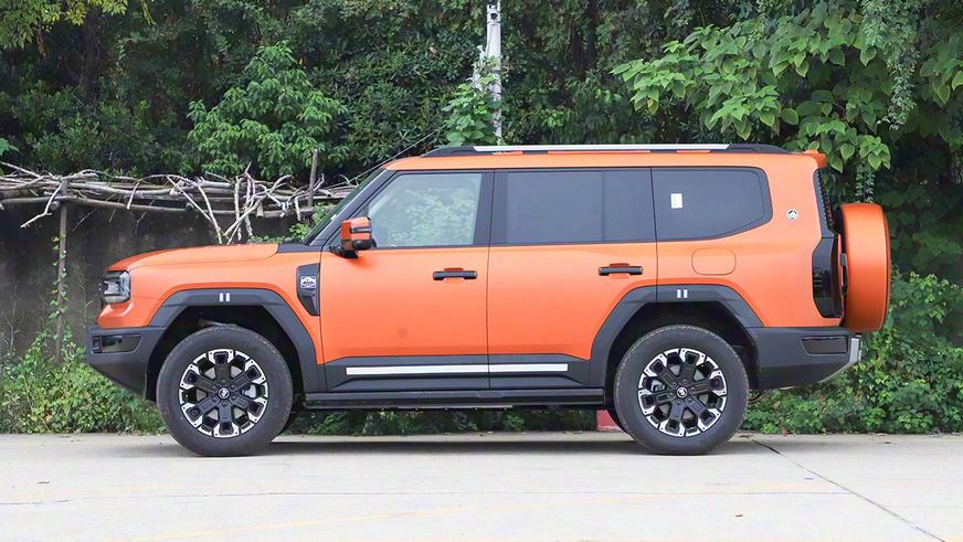 Новый Jetour стал первым автомобилем, форсировавшим реку Янцзы