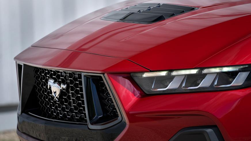Новый Ford Mustang сохранил V8 и получил электронный ручник для дрифта