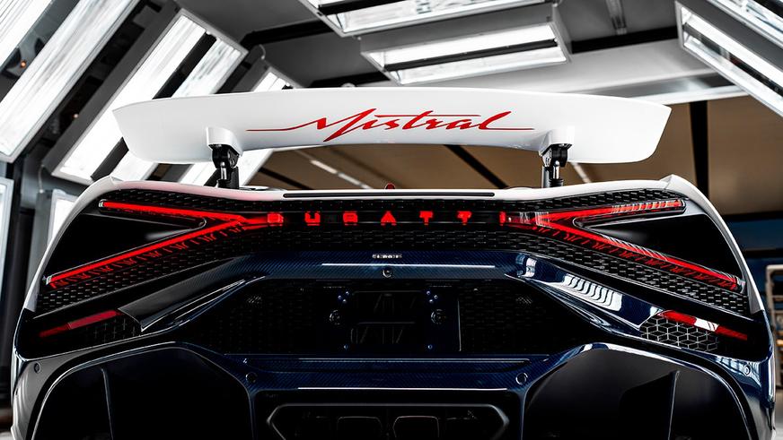 Bugatti показала первые товарные W16 Mistral по 5 миллионов долларов