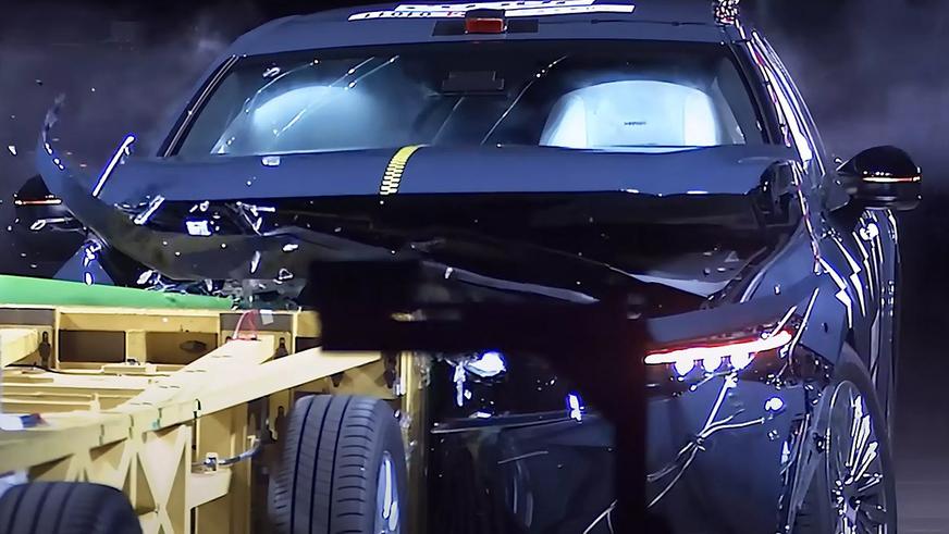 Toyota Crown назвали самым безопасным автомобилем Японии Toyota Crown назвали самым безопасным автомобилем Японии