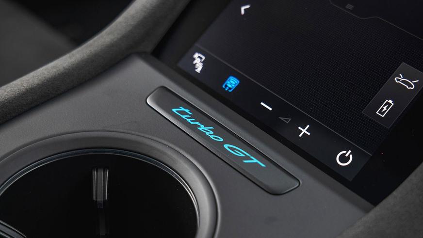 Porsche Taycan Turbo GT: менее 2 секунд до сотни