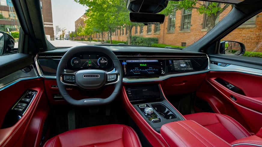 Представлен самый быстрый серийный Jeep. Это электрокар