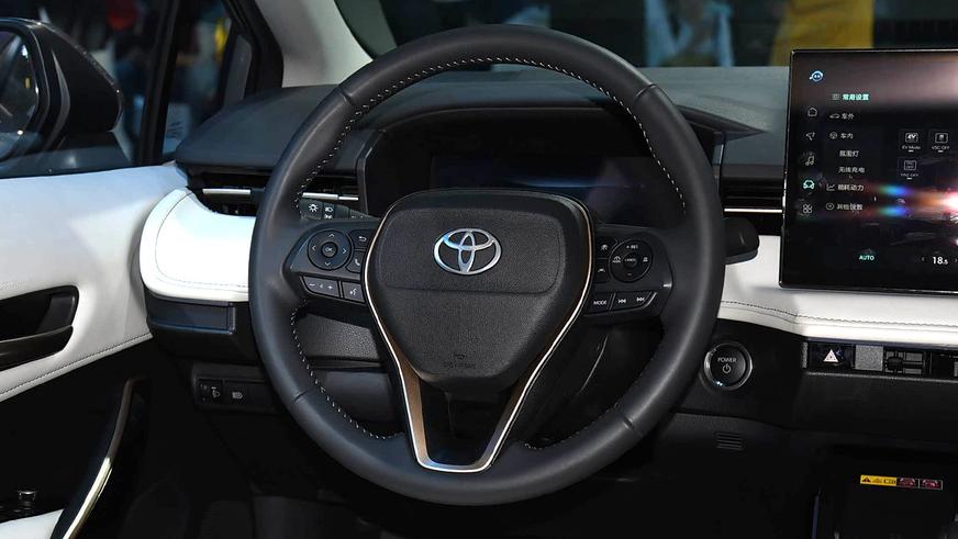 Toyota Corolla получила новую внешность, но&nbsp;пока только для&nbsp;Китая