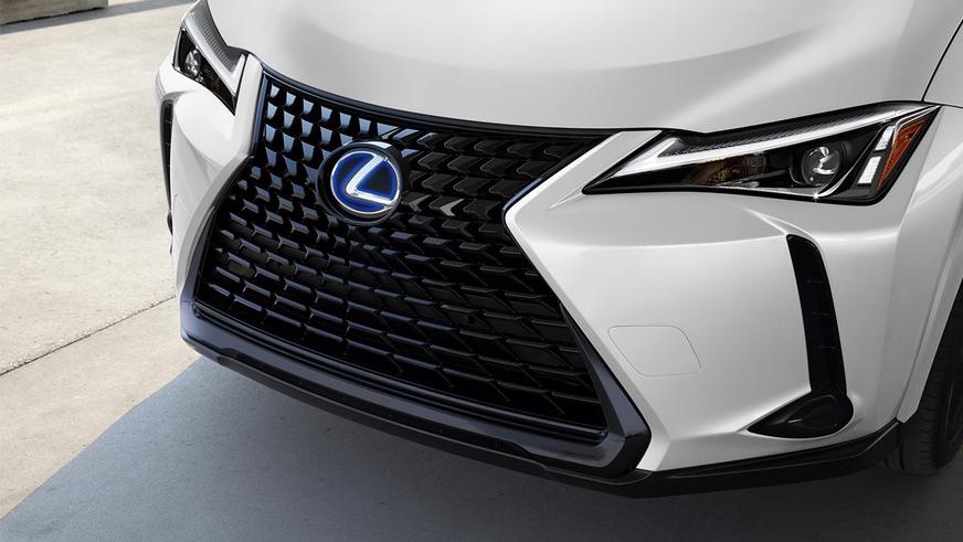 Лимитированная серия Lexus UX Black Line