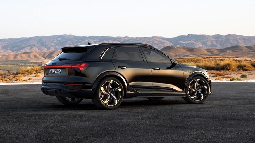 У Audi появился электрический Q8: это обновлённый e-tron