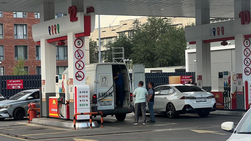 &laquo;Тёмная&raquo; пятница в&nbsp;Алматы: на&nbsp;дорогах пробки, метро остановилось