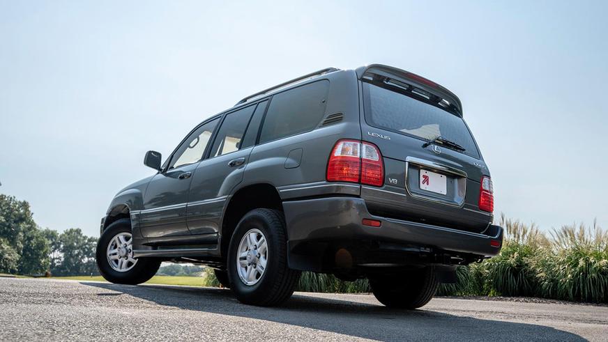 Lexus LX470 с небольшим пробегом выставили на аукцион в США