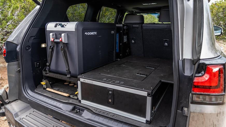 Самый дорогой внедорожник Lexus подготовили к путешествиям по тяжёлому бездорожью